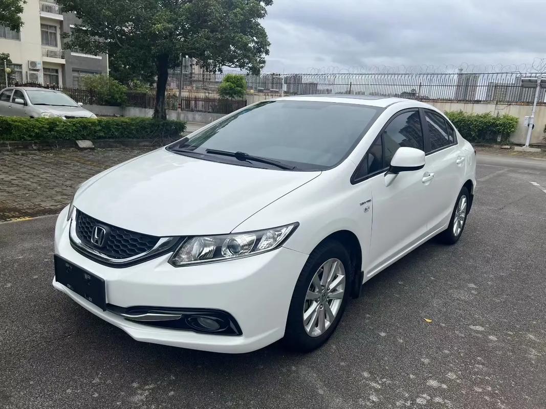 15年本田思域二手车多少钱／15年本田思域二手车多少钱一辆